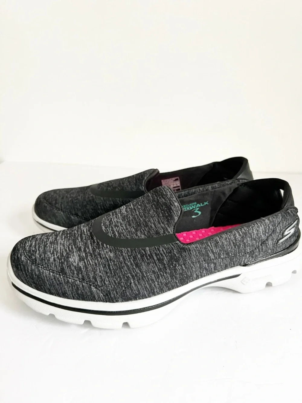 Skechers sleek slip